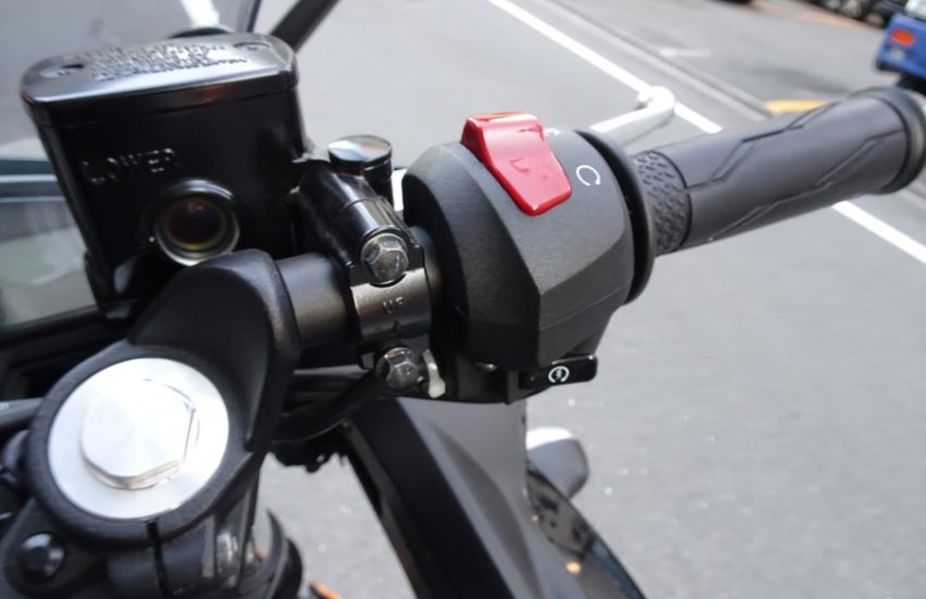 バイクの右手側